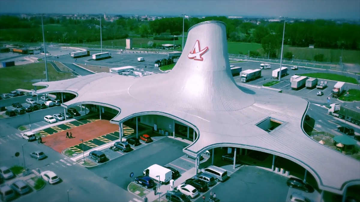 TIM e Autogrill WiFi gratuito sulle strade per le vacanze The Light