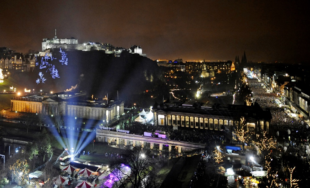 EDINBURGHChristmas-Night-Skyline-1